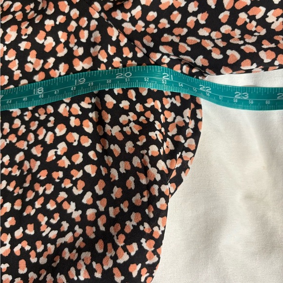 Ann Taylor Women's Peach and Black Patterned Keyhole Tie Top size Medium - Picture 8 of 12